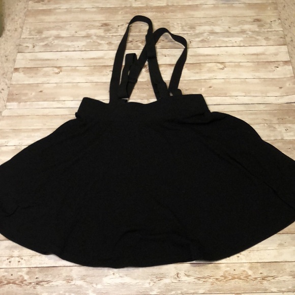Hot Topic, black jersey circle skirt w/adjustable suspenders - junior size SM - Picture 8 of 16